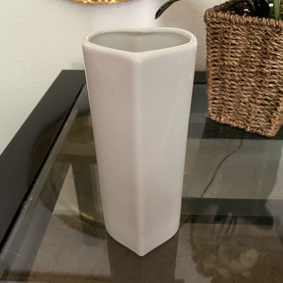 Adorable Heart shaped vase - Picture 2 of 5